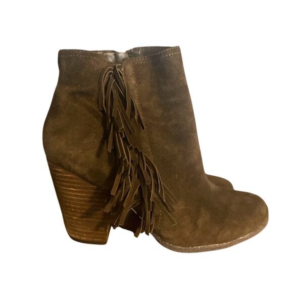 Vince Camuto Hayzee Fringe Suede Ankle Booties Size 8.5 - Picture 1 of 7